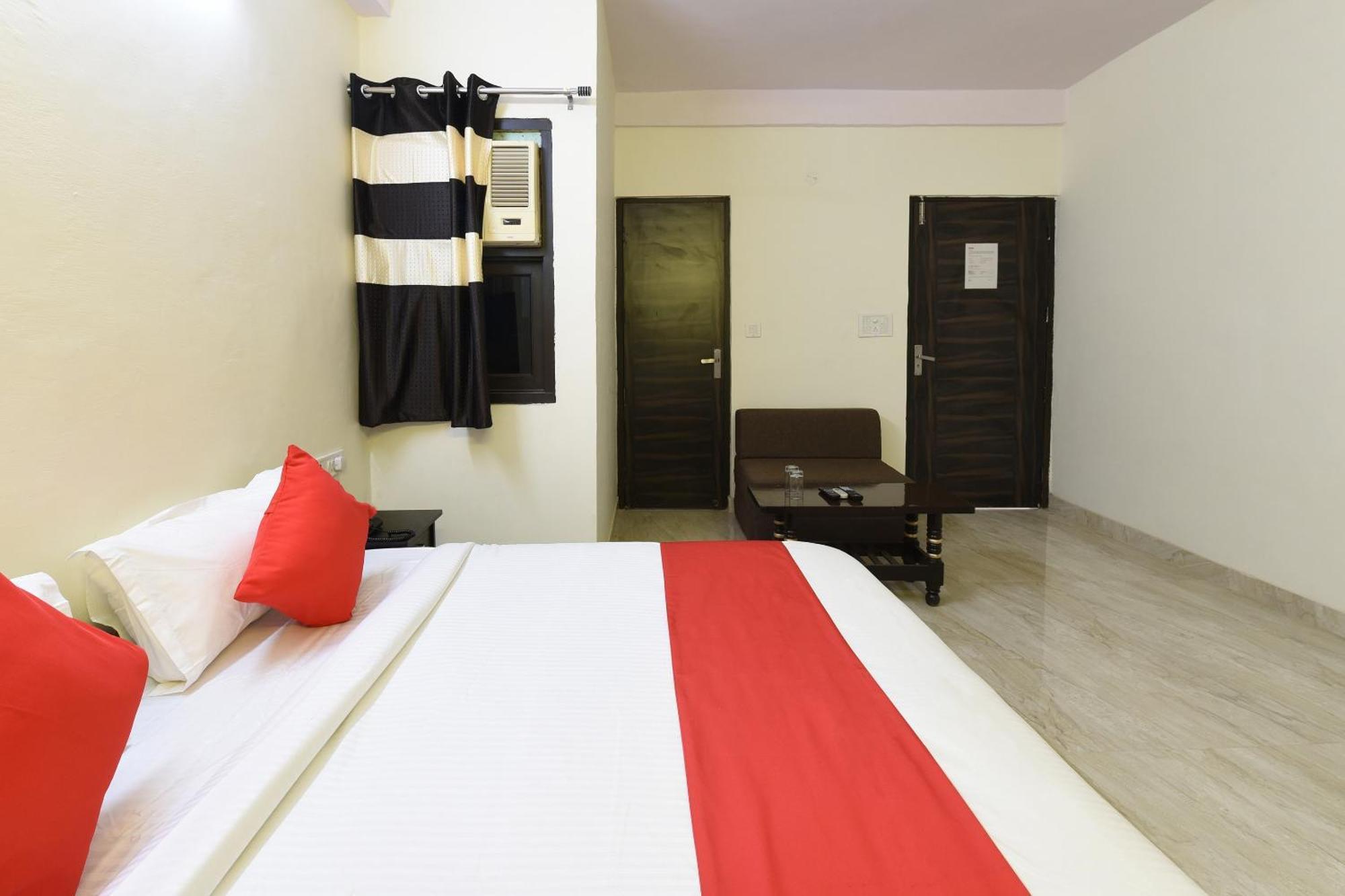 Hotel O Club Residency New Delhi Exteriör bild